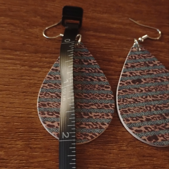 Women's Brown Blue Black Teardrop Shaped Dangle Earrings Animal Print Leopard - Picture 4 of 4